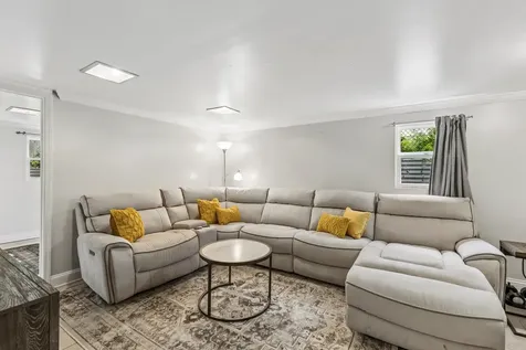 552 Burton Avenue Highland Park IL 60035