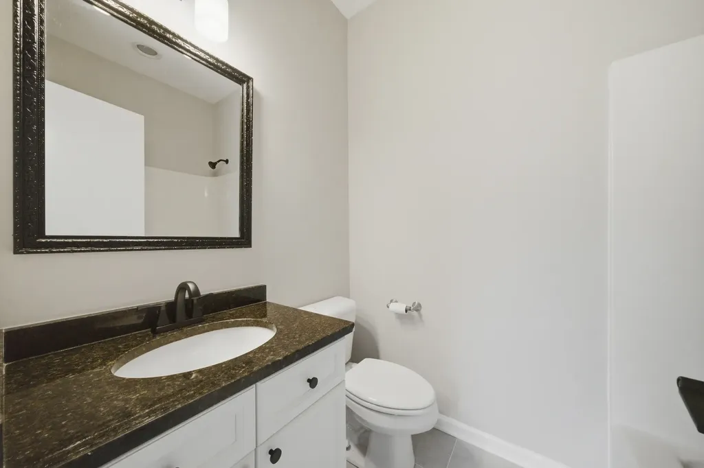 1225 North Sedgwick Street Chicago IL 60610