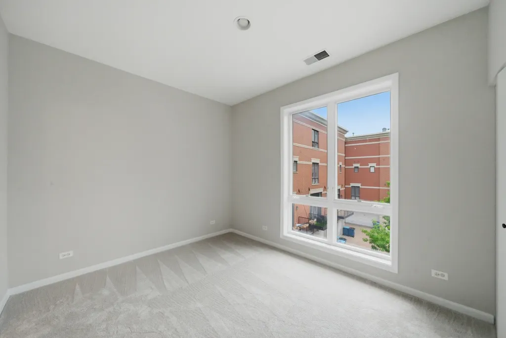 1225 North Sedgwick Street Chicago IL 60610
