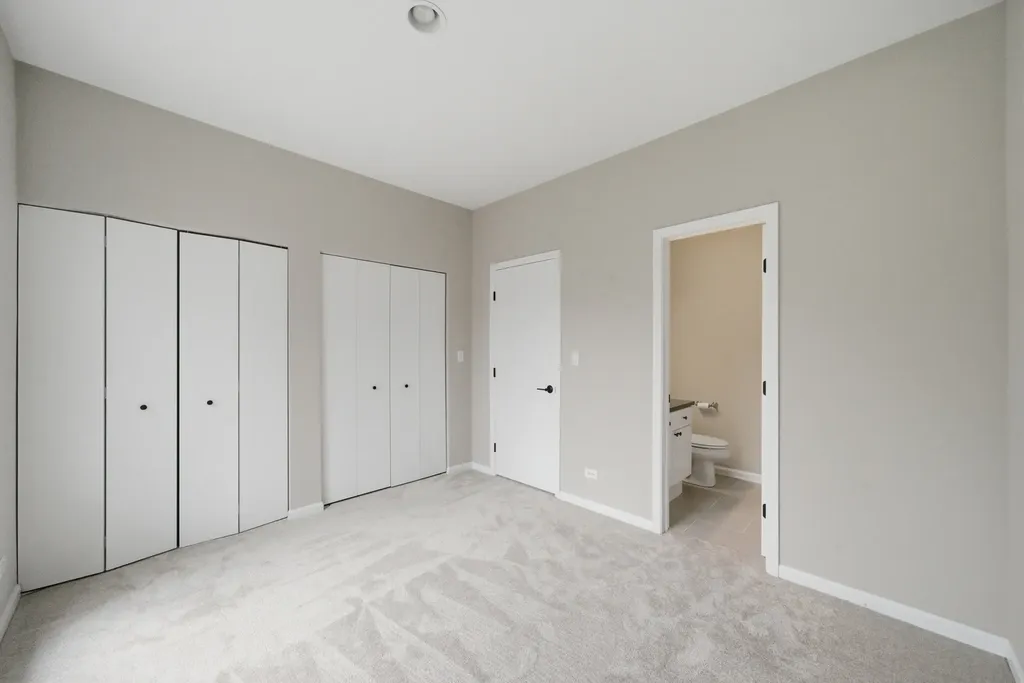 1225 North Sedgwick Street Chicago IL 60610