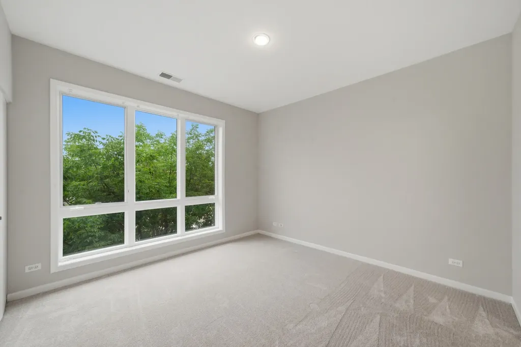 1225 North Sedgwick Street Chicago IL 60610