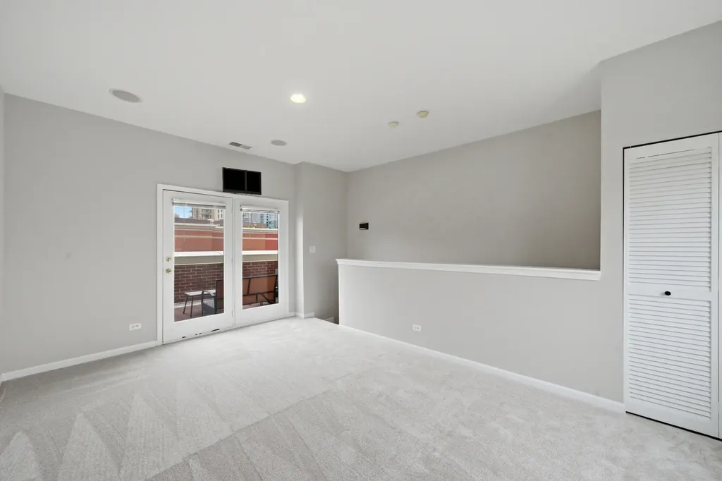 1225 North Sedgwick Street Chicago IL 60610