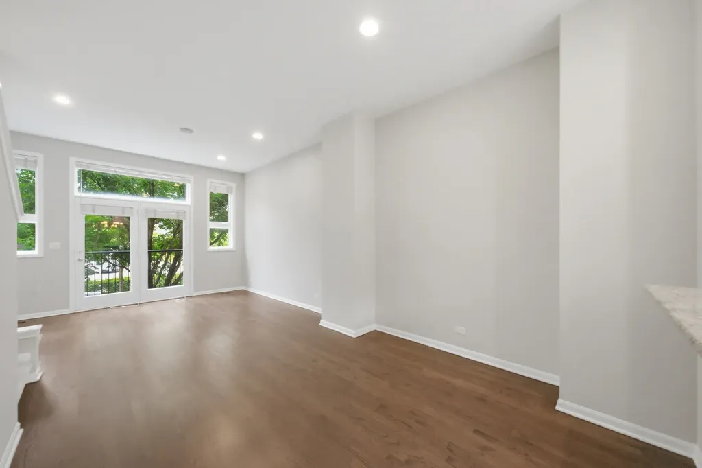 1225 North Sedgwick Street Chicago IL 60610