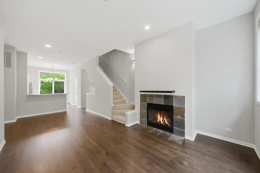 1225 North Sedgwick Street Chicago IL 60610