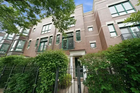 1225 North Sedgwick Street Chicago IL 60610