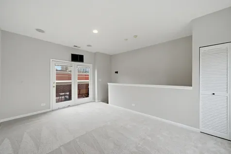 1225 North Sedgwick Street Chicago IL 60610