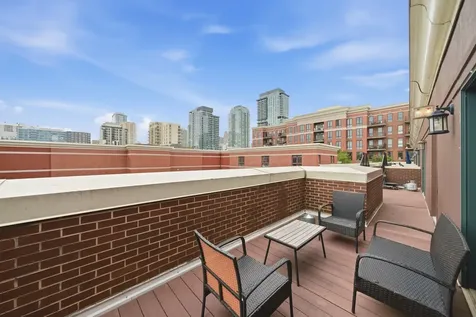 1225 North Sedgwick Street Chicago IL 60610
