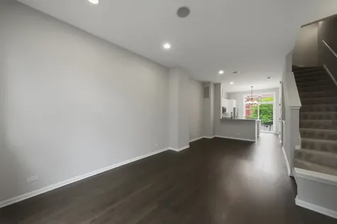 1225 North Sedgwick Street Chicago IL 60610