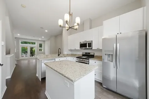 1225 North Sedgwick Street Chicago IL 60610