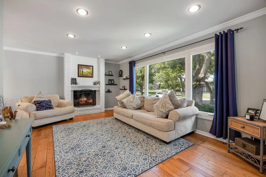 6949 Meadowcrest Drive Downers Grove IL 60516