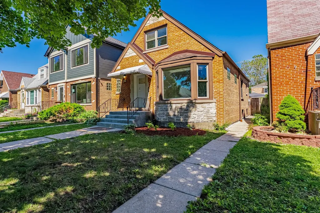 1935 North Natoma Avenue Chicago IL 60707