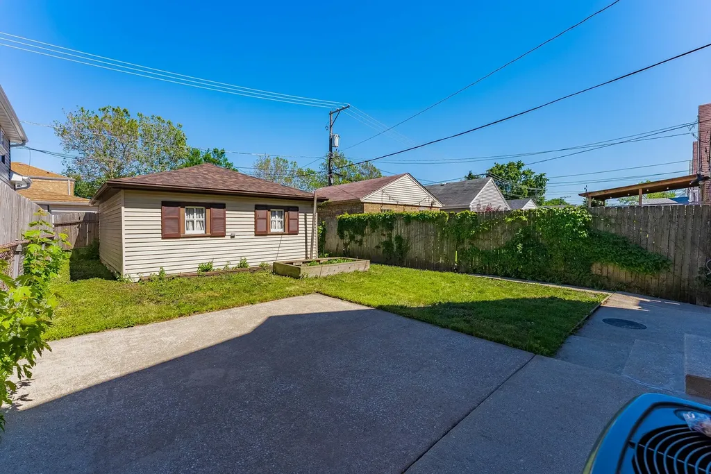 1935 North Natoma Avenue Chicago IL 60707