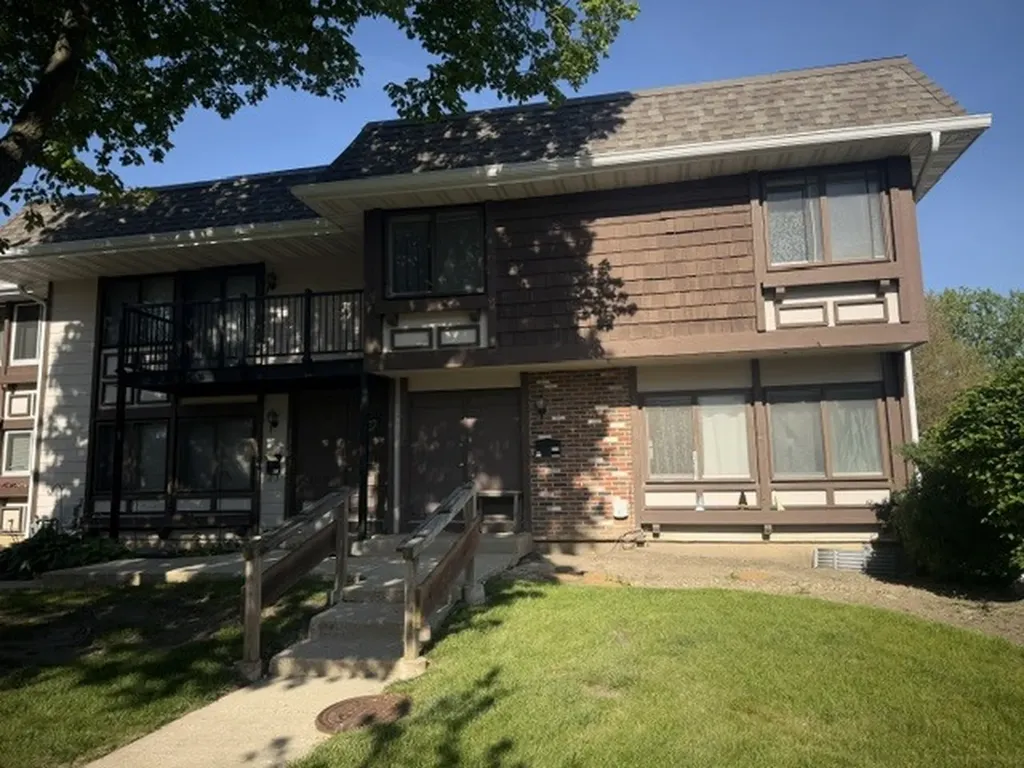 5504 Court C Hanover Park IL 60133