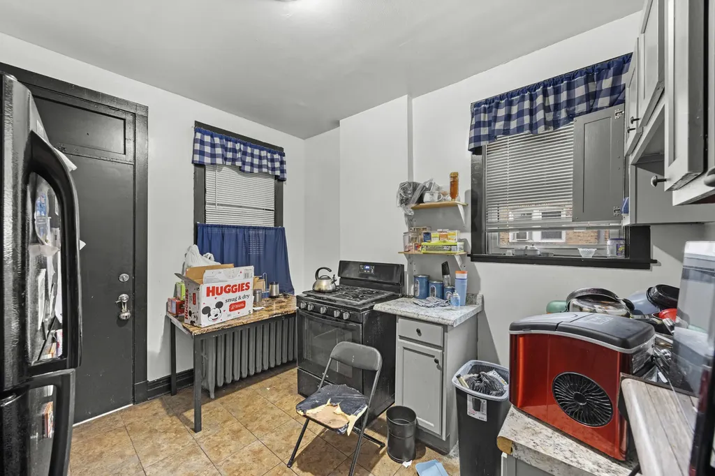 3933 West Grenshaw Street Chicago IL 60624
