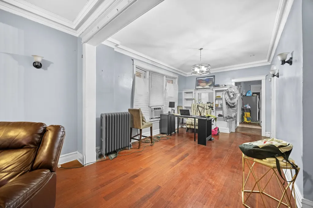 3933 West Grenshaw Street Chicago IL 60624