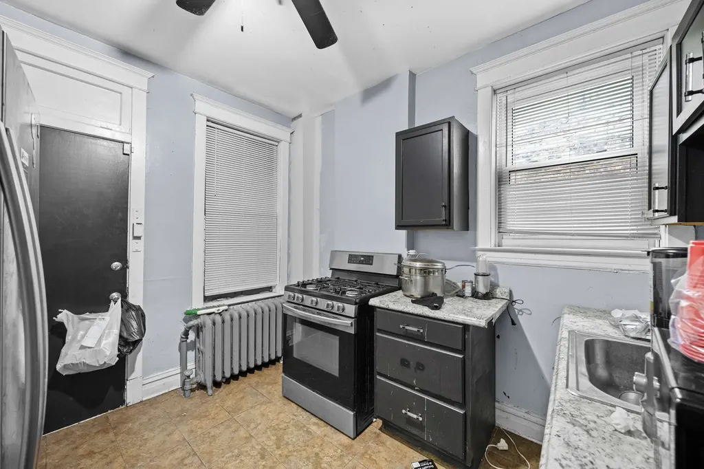 3933 West Grenshaw Street Chicago IL 60624