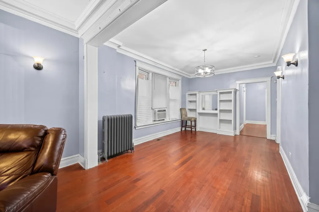 3933 West Grenshaw Street Chicago IL 60624