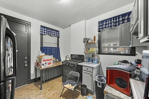 3933 West Grenshaw Street Chicago IL 60624