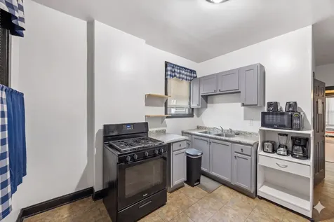 3933 West Grenshaw Street Chicago IL 60624