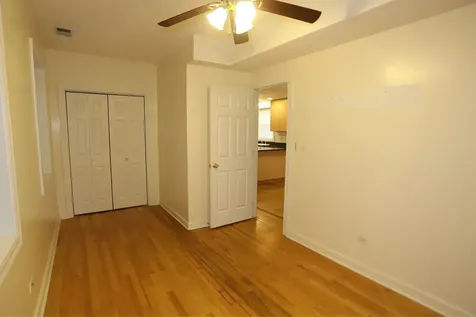 3243 North Kenmore Avenue Chicago IL 60657