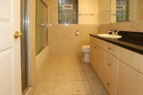3243 North Kenmore Avenue Chicago IL 60657