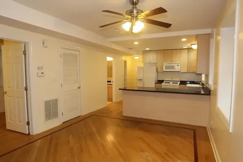 3243 North Kenmore Avenue Chicago IL 60657