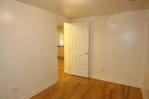 3243 North Kenmore Avenue Chicago IL 60657
