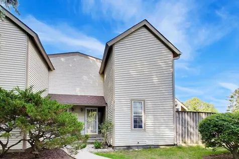 913 Campbell Drive Gurnee IL 60031