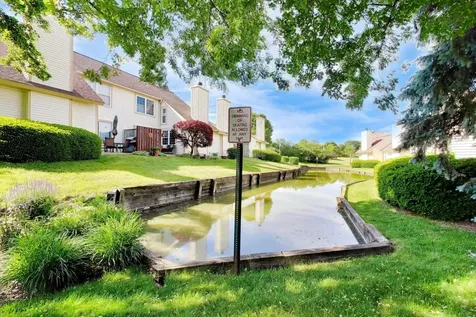 913 Campbell Drive Gurnee IL 60031