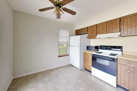 913 Campbell Drive Gurnee IL 60031
