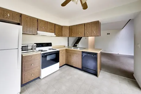 913 Campbell Drive Gurnee IL 60031