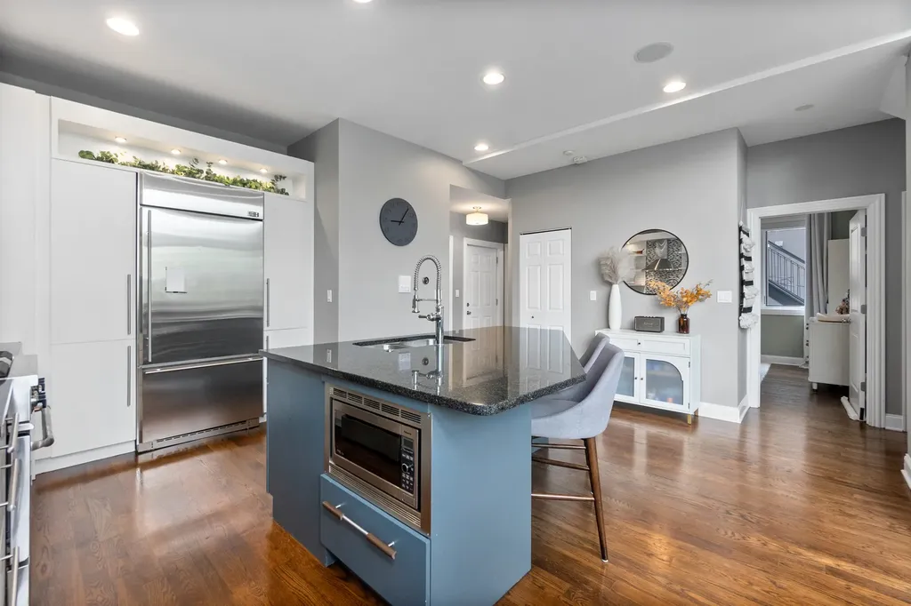 1641 West Pearson Street Chicago IL 60622
