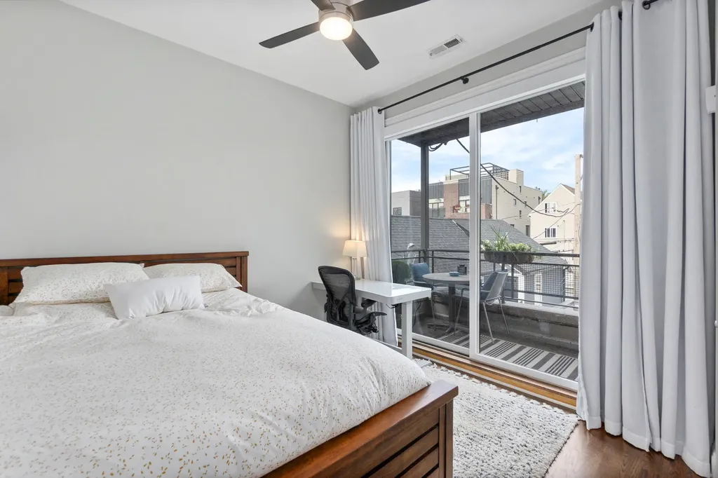 1641 West Pearson Street Chicago IL 60622