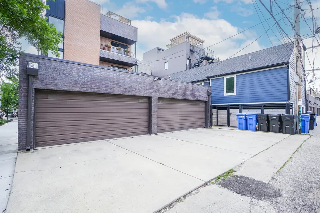 1641 West Pearson Street Chicago IL 60622