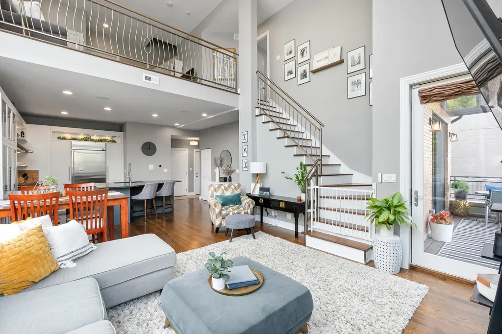 1641 West Pearson Street Chicago IL 60622