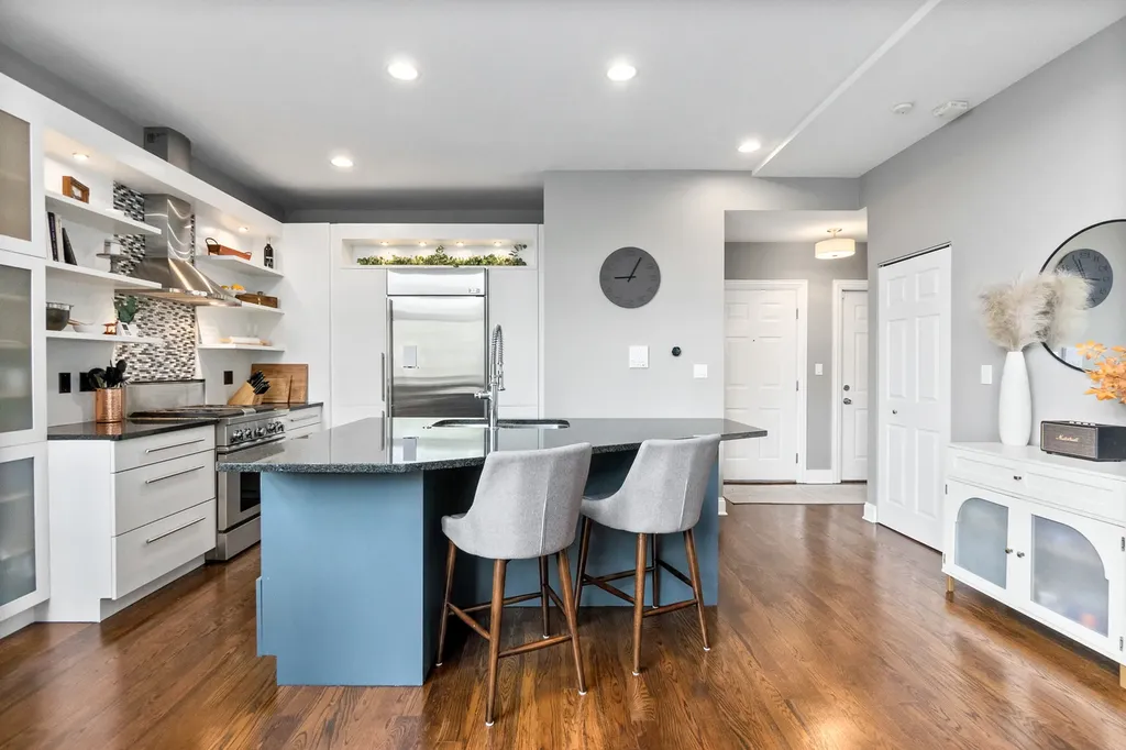 1641 West Pearson Street Chicago IL 60622