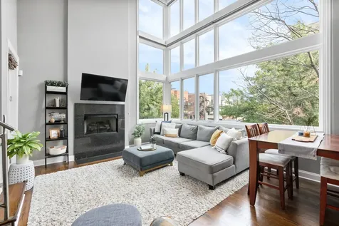1641 West Pearson Street Chicago IL 60622