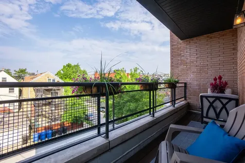 1641 West Pearson Street Chicago IL 60622