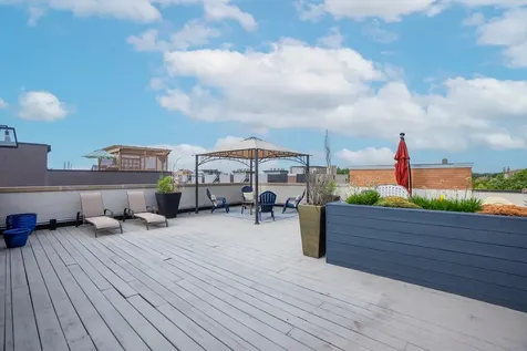 1641 West Pearson Street Chicago IL 60622