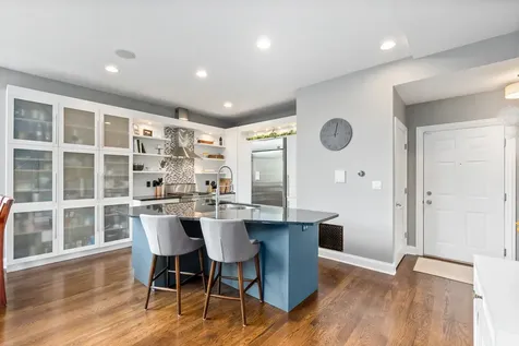 1641 West Pearson Street Chicago IL 60622