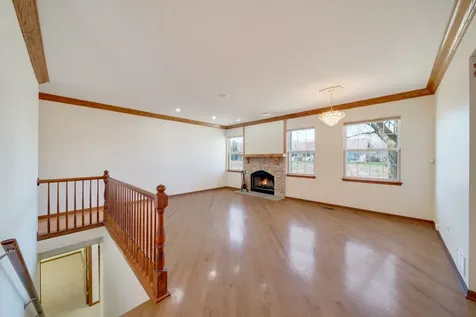 2370 Carillon Drive Grayslake IL 60030