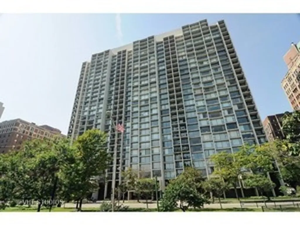 3200 North Lake Shore Drive Chicago IL 60657