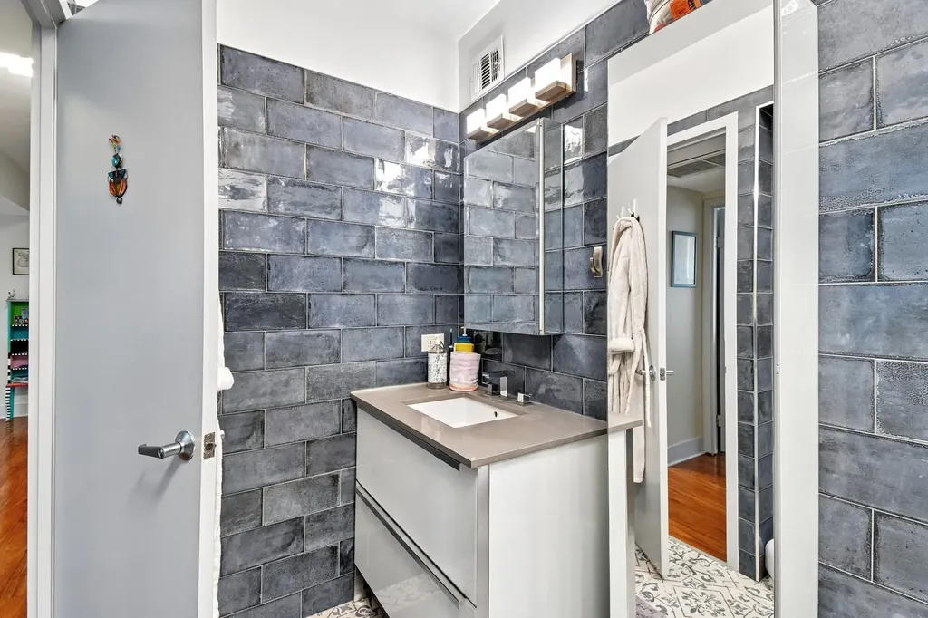 3200 North Lake Shore Drive Chicago IL 60657