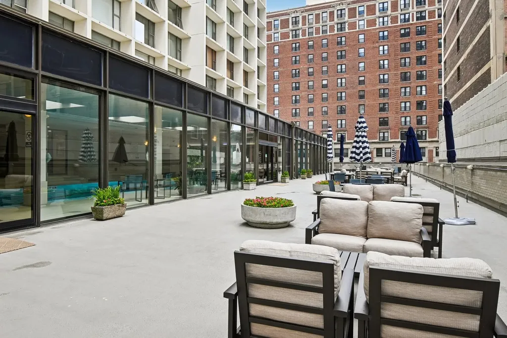 3200 North Lake Shore Drive Chicago IL 60657