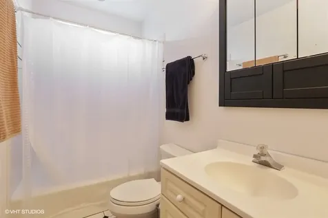 1415 West Barry Avenue Chicago IL 60657