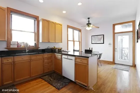 1415 West Barry Avenue Chicago IL 60657