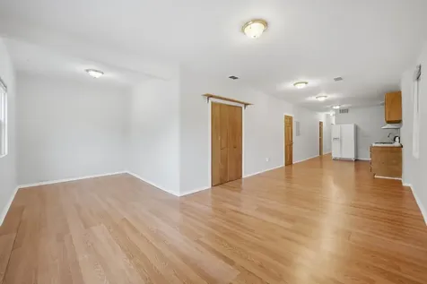 4541 North Western Avenue Chicago IL 60625