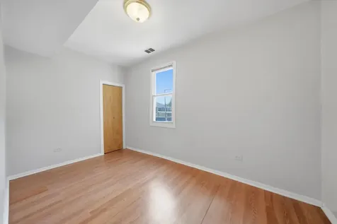 4541 North Western Avenue Chicago IL 60625