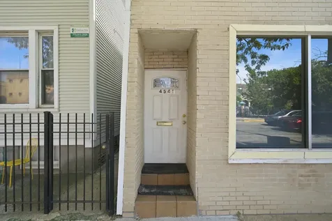 4541 North Western Avenue Chicago IL 60625