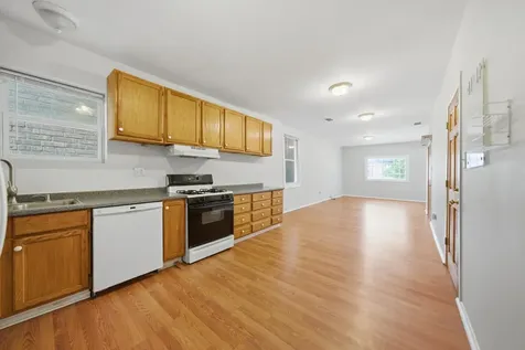 4541 North Western Avenue Chicago IL 60625